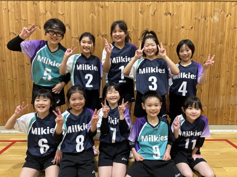 Milkies様　バレーボールユニフォーム　オーダー事例