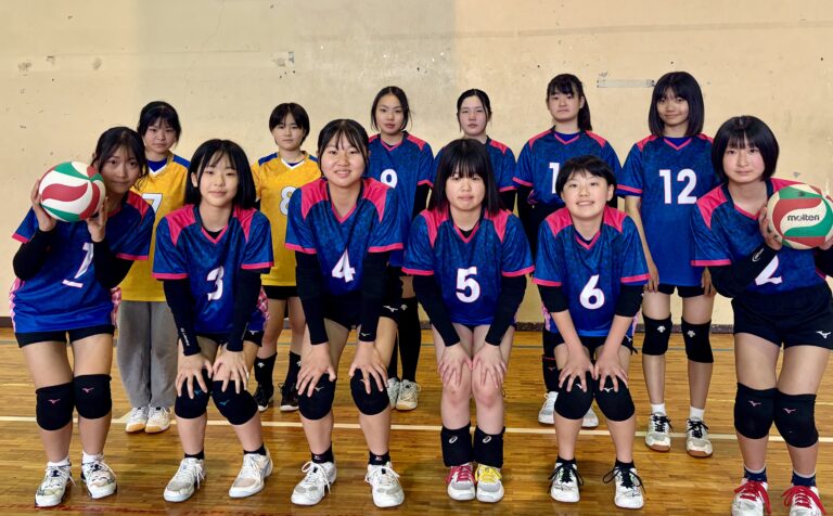 川口排球会様　バレーボールユニフォーム　オーダー事例